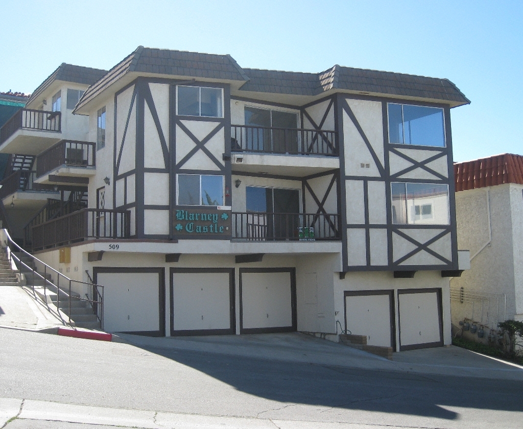 Primary Photo - Blarney Castle Apartments