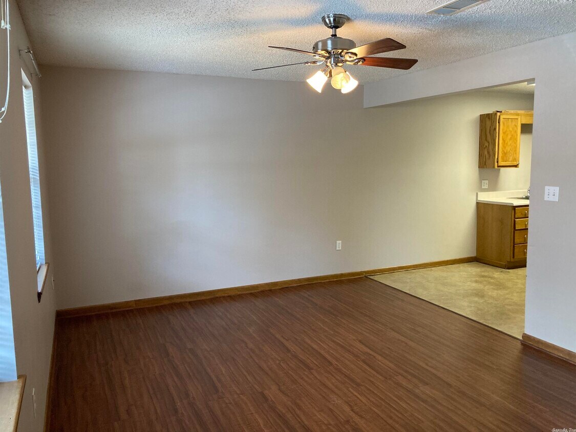 504 N Cross St Unit 3, Searcy, AR 72143 Room for Rent in Searcy, AR
