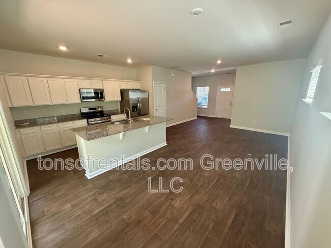 Building Photo - 101 Pendleton Place Way