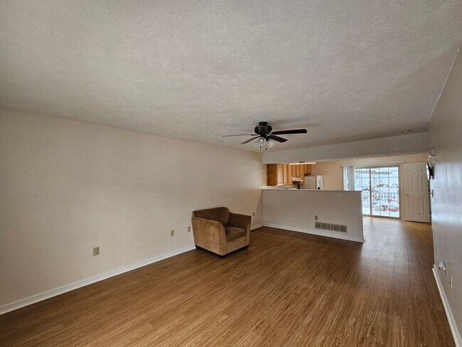 Foto del edificio - 2 Bedroom, 2.5 Bath Townhome Near Med Center - Available June 4, 2026!