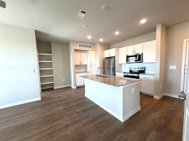 Foto del edificio - 1700 Daleside Ln