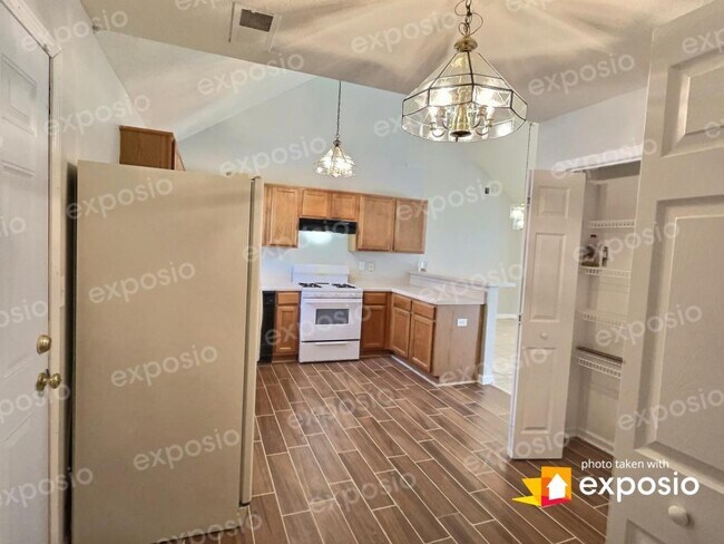 Foto del edificio - 1229 Cave Springs Rd