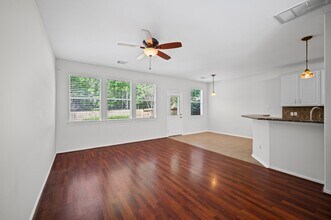 Building Photo - 35 Ledgestone Pl