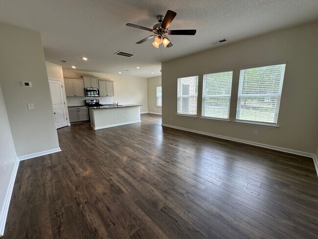Building Photo - Modern Comfort Meets Country Serenity in Sevierville