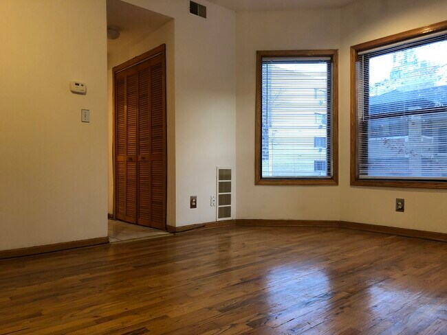 Foto del edificio - 632 W Patterson