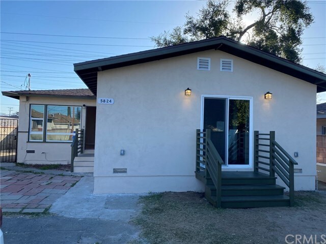 Building Photo - 5824 N Vista St