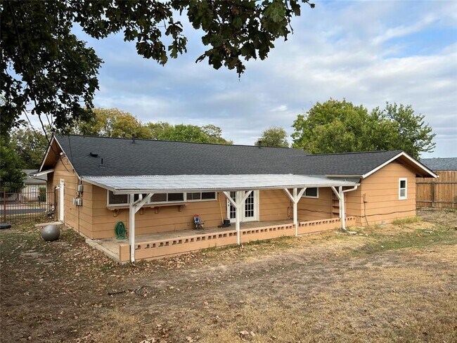 Foto del edificio - 903 Riddlewood Dr