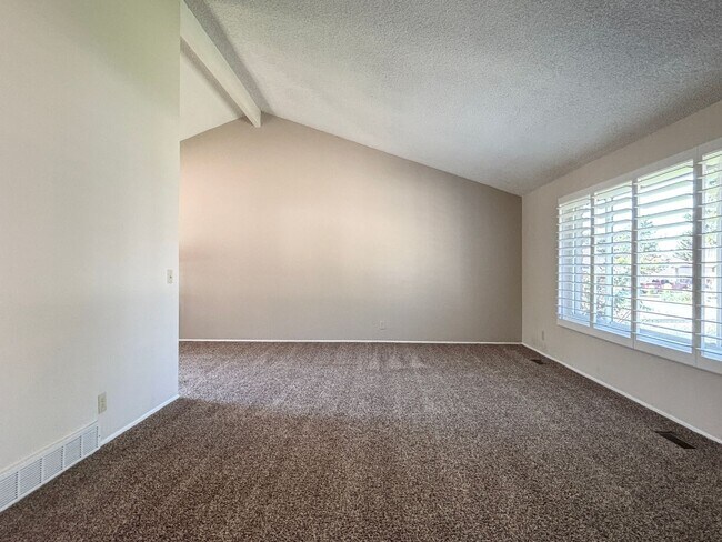 Foto del edificio - Mountain Views at Meadow Cove on 1/4 Acre ...