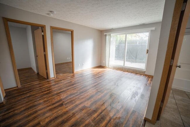 Building Photo - 467 Spicer Street