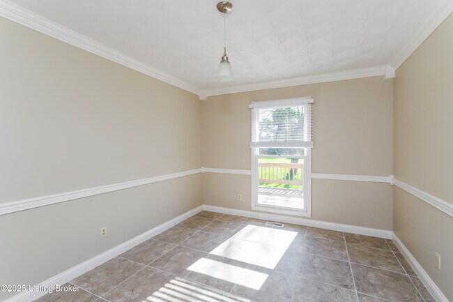 Building Photo - 300 Wava Dr