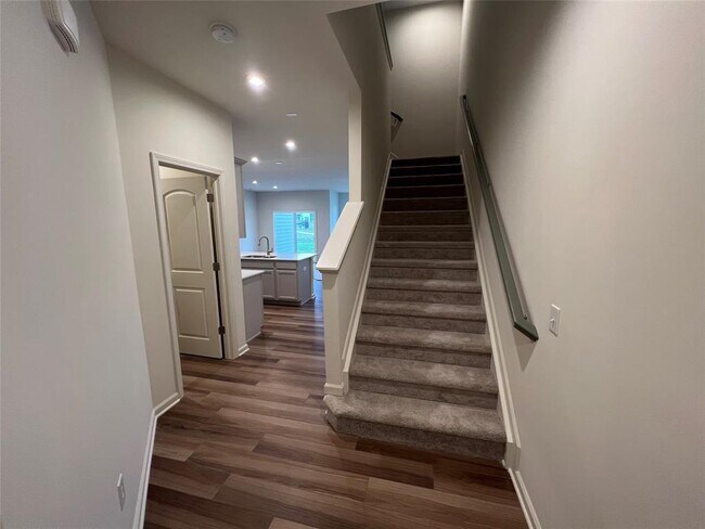 Building Photo - 14250 Tenbury Way