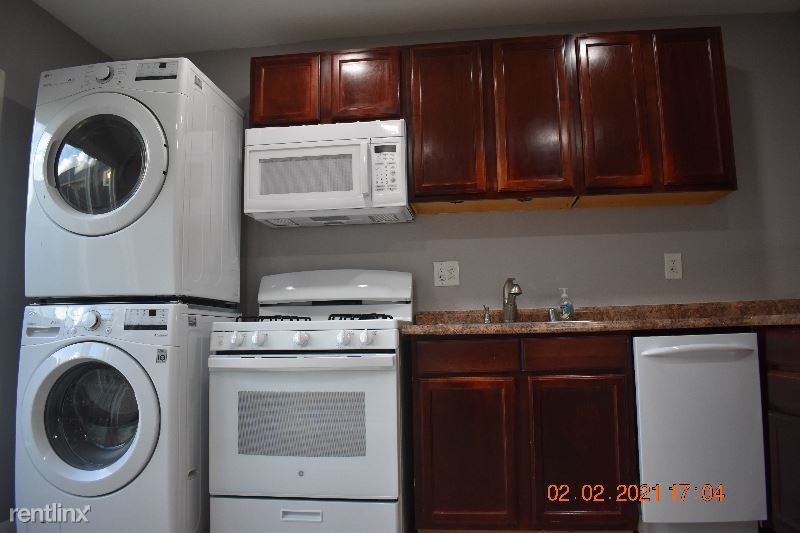 Primary Photo - 1050 Grand Ave