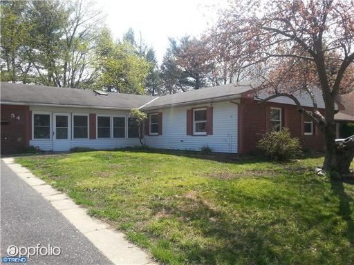 Primary Photo - 54 Club House Dr