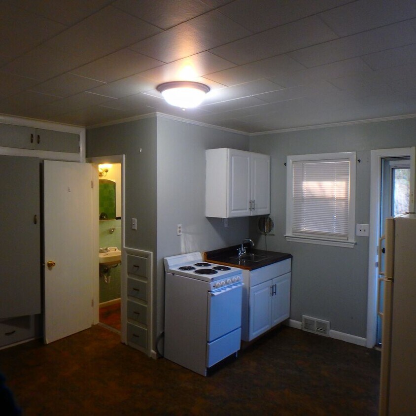 Primary Photo - 315 Pine st - 1R