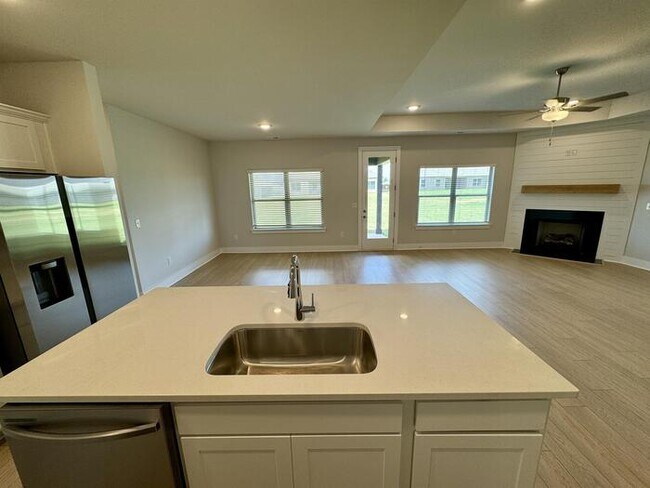 Building Photo - 313 Elderwood Dr