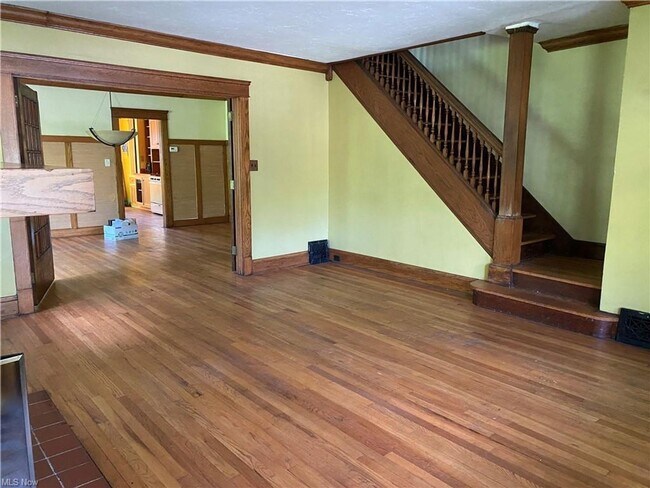 Foto del edificio - 5 Bedroom 2 bath Cleveland Hts!