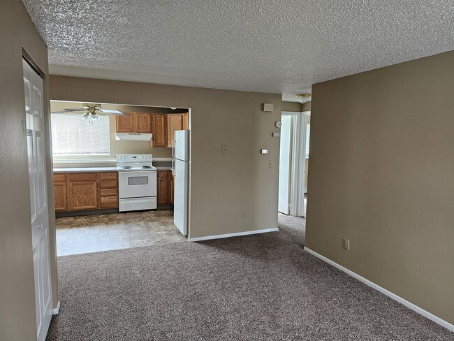 Building Photo - 1155 Chiricahua Loop