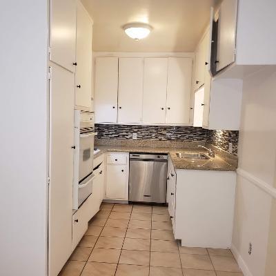 Primary Photo - 425 W Regent St
