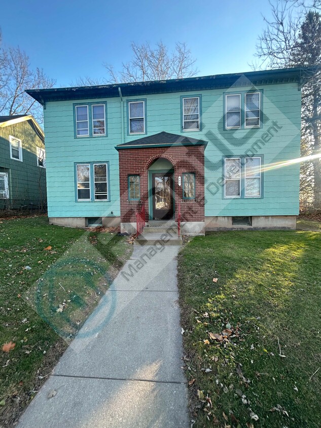 Foto principal - 409 Elmwood Ave