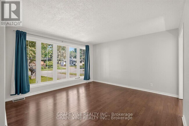 Building Photo - 104 Oriole Ave
