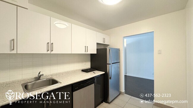 Building Photo - Newly Renovated 1-Bedroom Condo in Mississ...