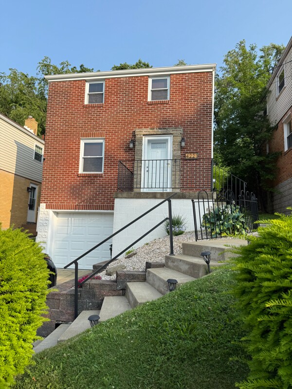 Foto principal - 4221 Tuxey Ave