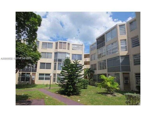 Foto del edificio - 1351 NE 191st St
