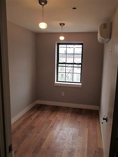Interior Photo - 100 Starr St