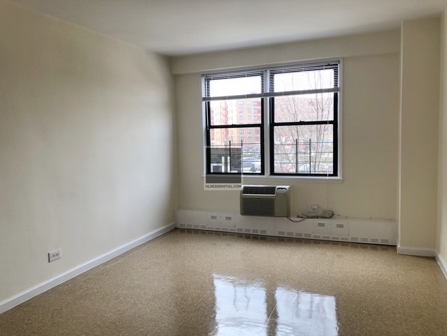 Building Photo - ONE BEDROOM APARTMENT FOR RENT IN CORONA
