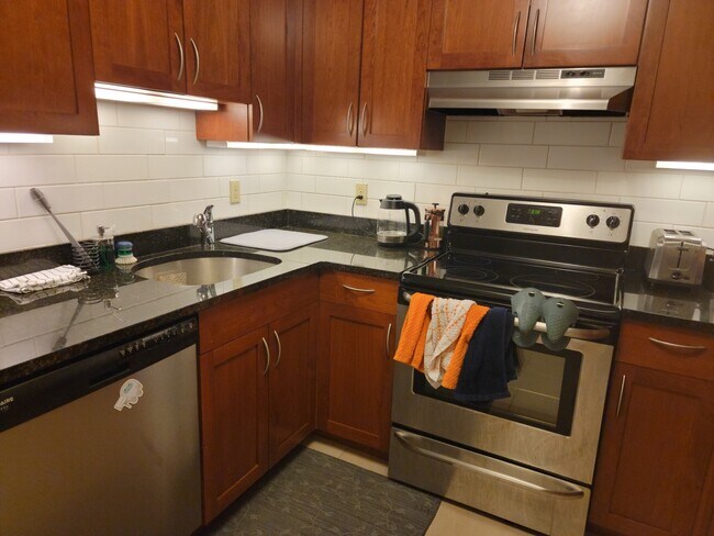 Foto del edificio - 27 Glenville Ave