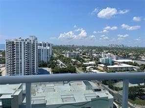 Foto del edificio - 3015 N Ocean Blvd