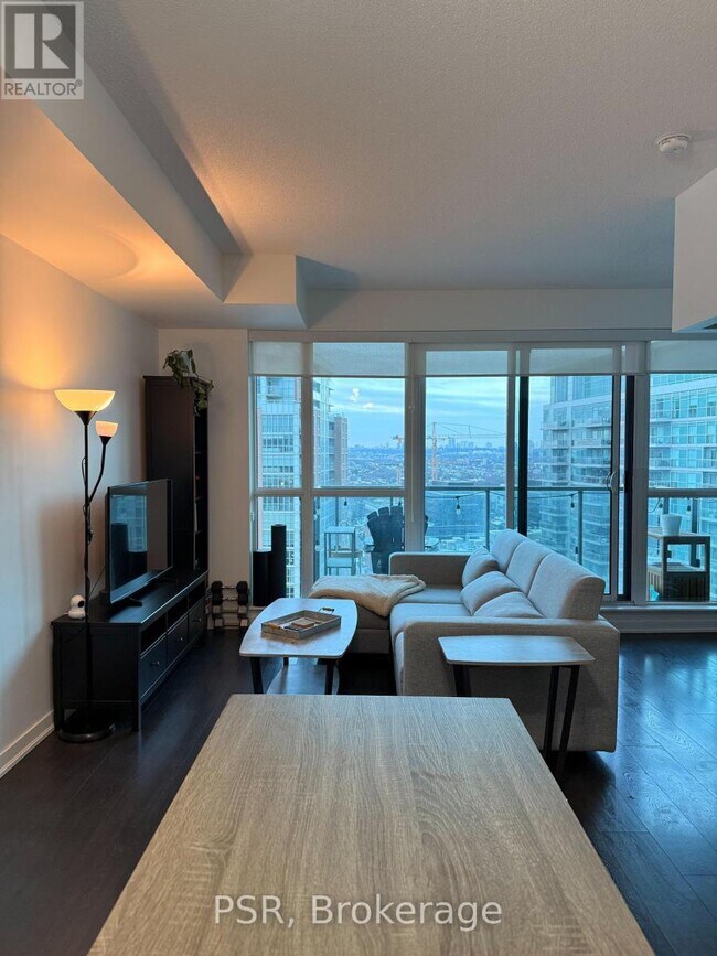 Photo du bâtiment - 150 E Liberty St