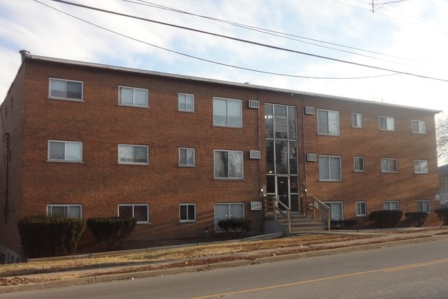 Building Photo - 2545 Montana Ave