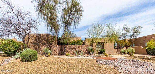 Building Photo - 9926 E Hidden Green Dr