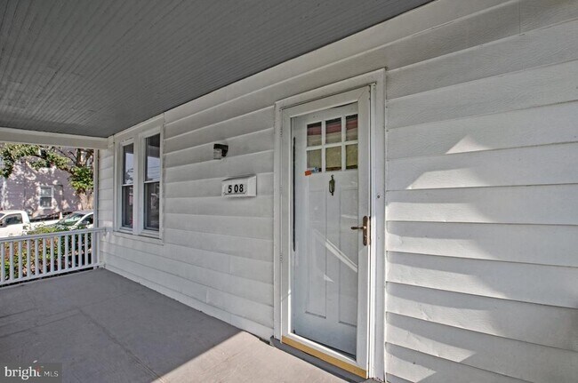 Building Photo - 508 Cording Ave
