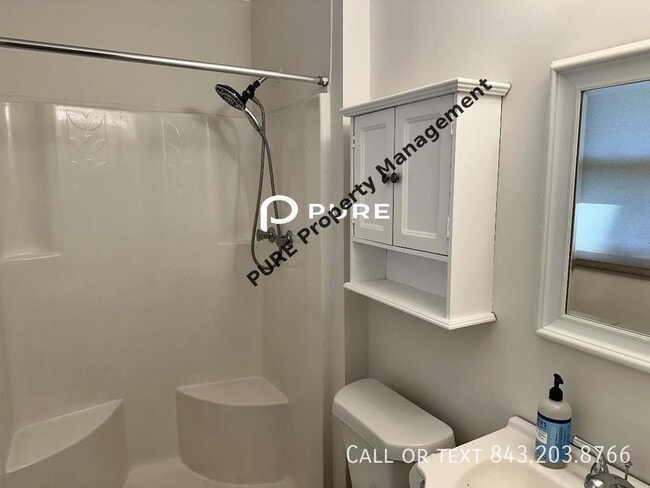 Building Photo - 364 Water Oak Dr