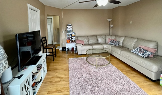 Building Photo - 916 Marshall Ave