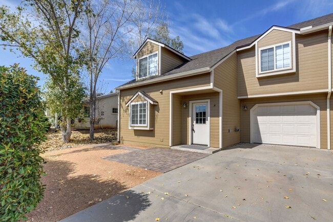Building Photo - 9100 E Lakeshore Dr
