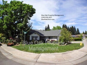 Building Photo - 250 Pinyon Hills Dr