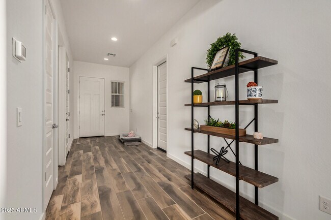 Foto del edificio - 2968 E Lucky Horseshoe Ln