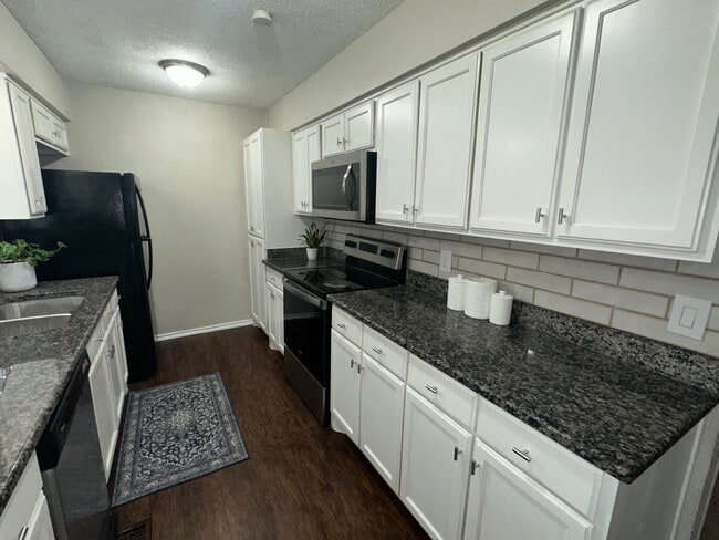 Foto del edificio - 5019 Blanchard Dr