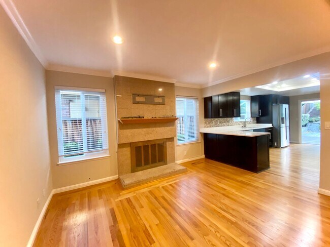 Foto del edificio - Gorgeous 4-bedroom Home Located in Cameron Hills Neighborhood of Fremont!