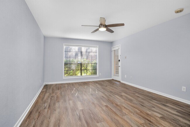 Building Photo - 1311 Antoine Dr