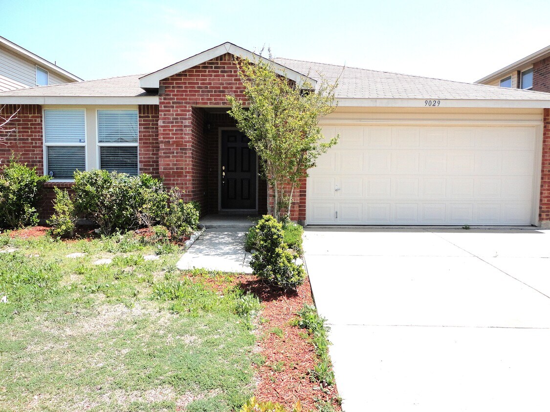 Foto principal - 9029 Quarter Horse Ln