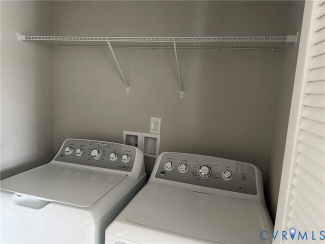 Foto del edificio - 14201 Martinet Xing