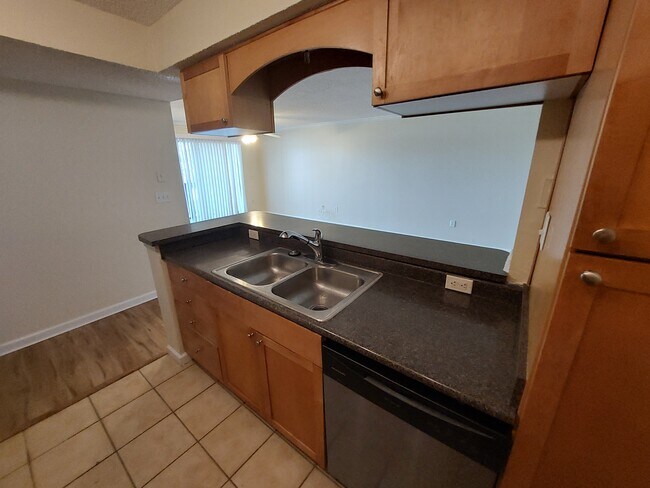 Building Photo - 2500 Winding Creek Blvd