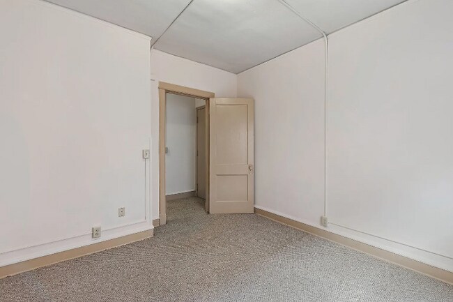 Foto del edificio - 2311 W Wisconsin Ave