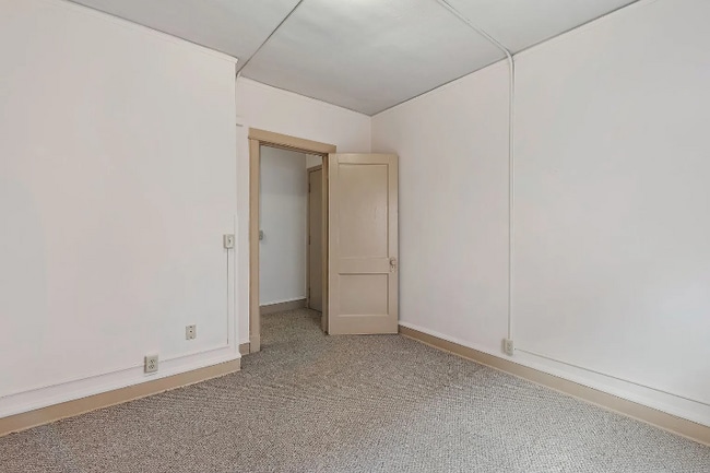 Building Photo - 2311 W Wisconsin Ave