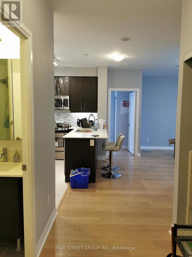 Building Photo - 55 Oneida Crescent