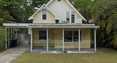 Building Photo - 906 Jones St